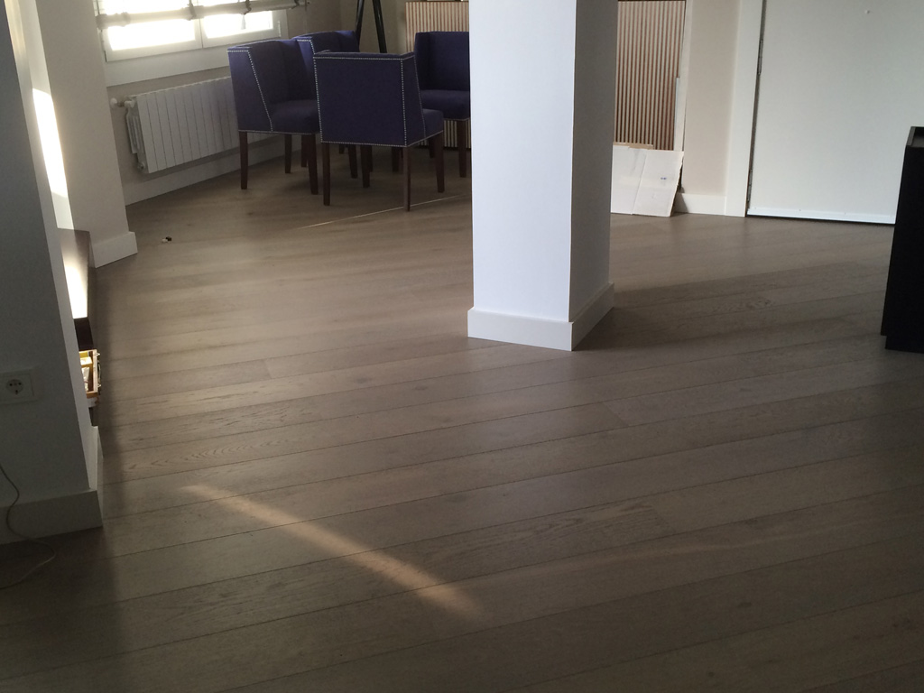 TARIMA MADERA MULTICAPA MADERA ROBLE RUSTICA MICROBISELADO OFERTAS SUMINISTRO ESPA&Ntilde;A